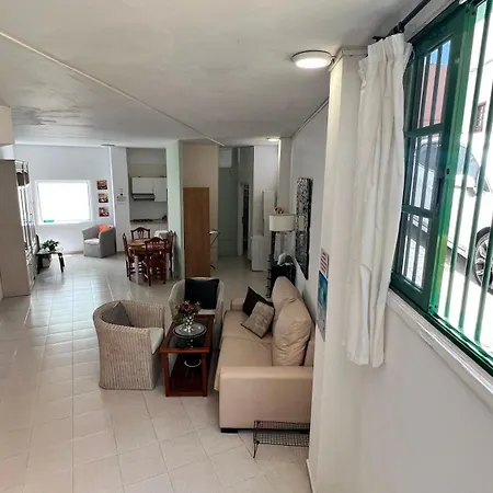 Privatunterkunft Alquiler De Privada Con Areas De Sala, Cocina Y Bano Que Se Comparten Cerca Al Mar! *