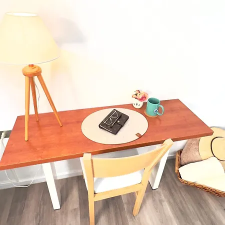 Alquiler De Privada Con Areas De Sala, Cocina Y Bano Que Se Comparten Cerca Al Mar! * Alcalá la Real