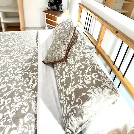 Alquiler De Privada Con Areas De Sala, Cocina Y Bano Que Se Comparten Cerca Al Mar! * Alcalá la Real