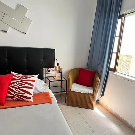 Alquiler De Privada Con Areas De Sala, Cocina Y Bano Que Se Comparten Cerca Al Mar! * Alcalá la Real