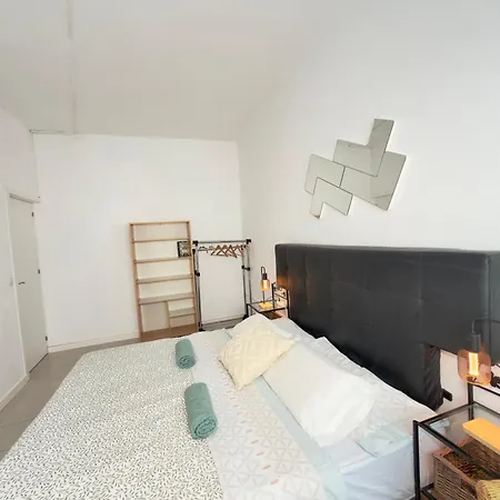 Alquiler De Privada Con Areas De Sala, Cocina Y Bano Que Se Comparten Cerca Al Mar! Alcalá