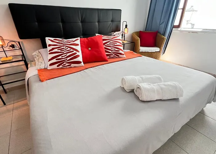Alquiler De Privada Con Areas De Sala, Cocina Y Bano Que Se Comparten Cerca Al Mar! Alcalá la Real